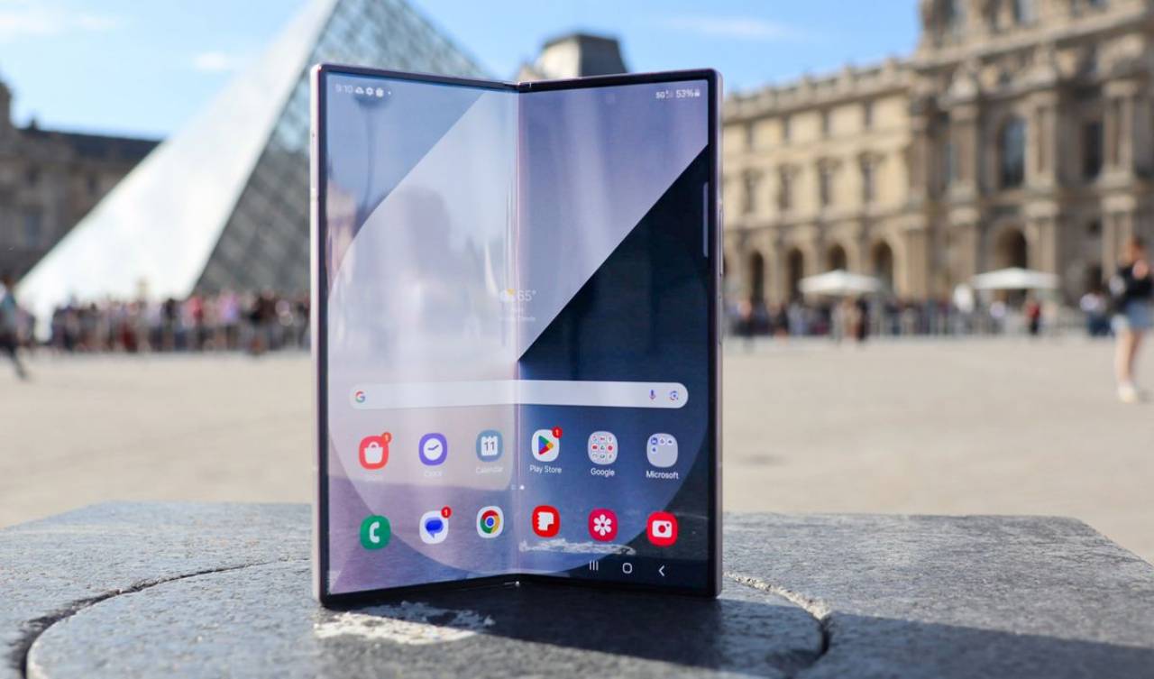 Galaxy Z Fold 7 Ekranı 500.000 Katlanmaya Dayanıyor!