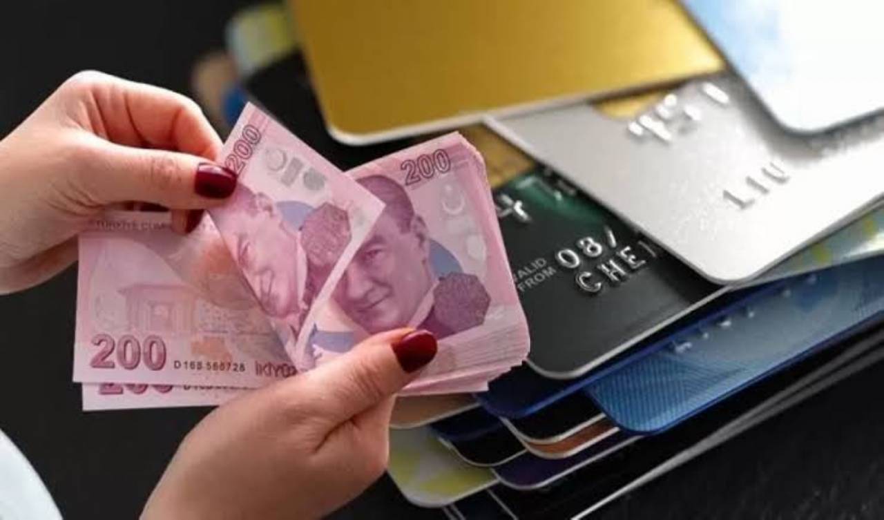 Merkez Bankası Faiz İndirimi: Kredi Kartı Oranları Düştü!